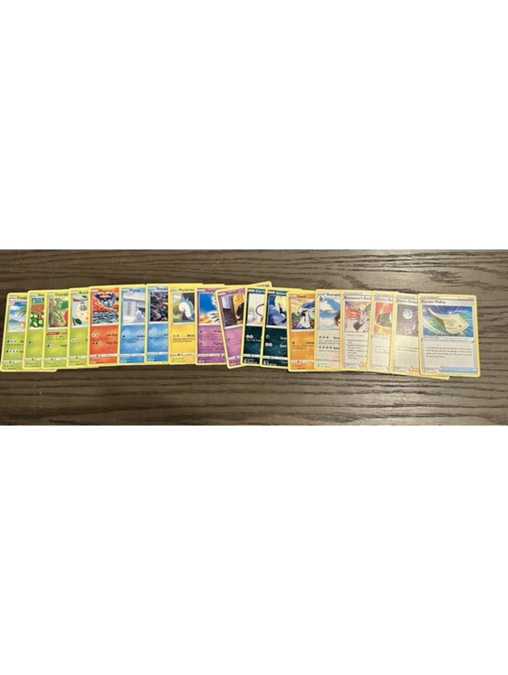 Pokémon Mixed Card Lot 20+ Cards Trainer & Pokémon Sword Shield NM